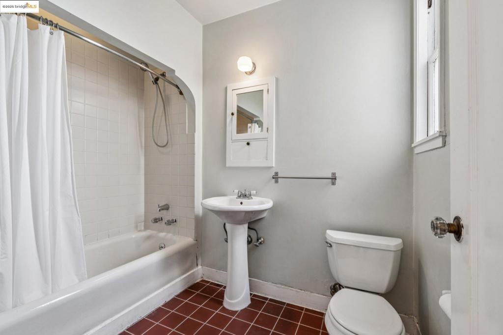 WEST OAK - Residential