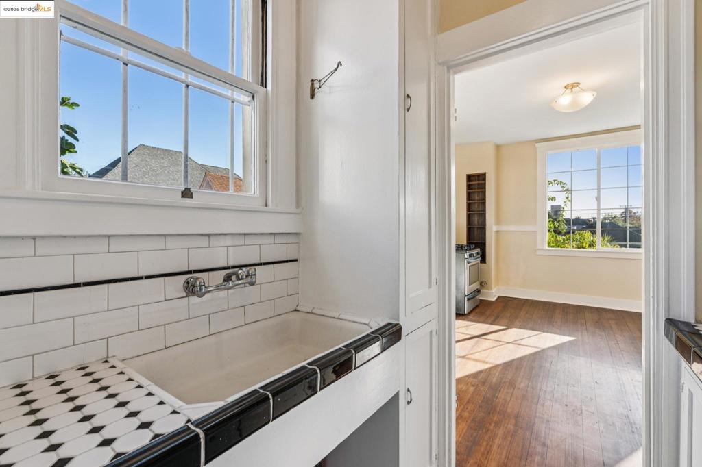 WEST OAK - Residential