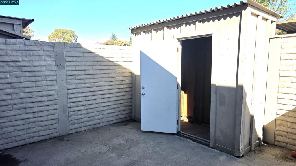 Properties 3 2604 2604 Carlton Ln