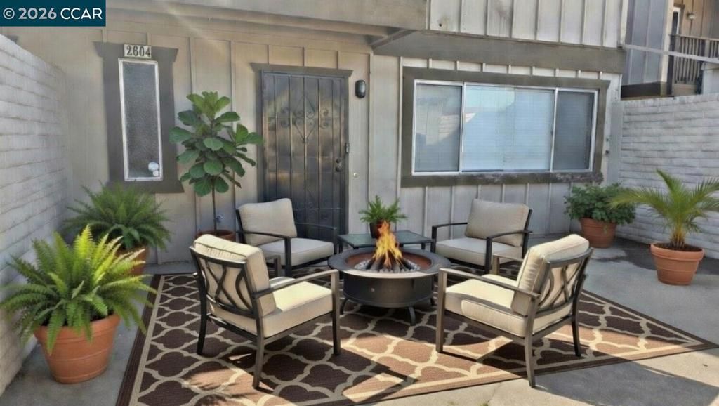 Photo of 2604 2604 Carlton Ln Ln, Antioch, CA 94509 (MLS # 41123784)