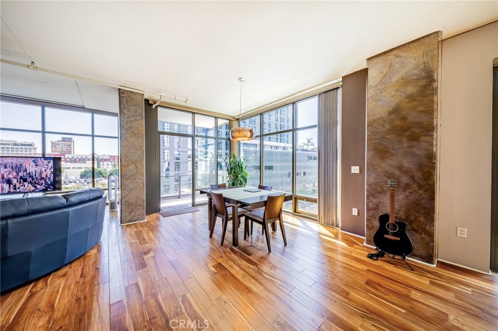 1111 S Grand Avenue 518