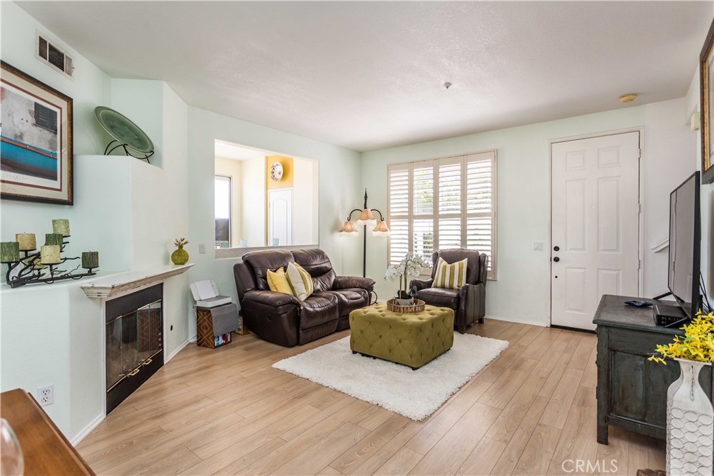 1546 Hastings Way