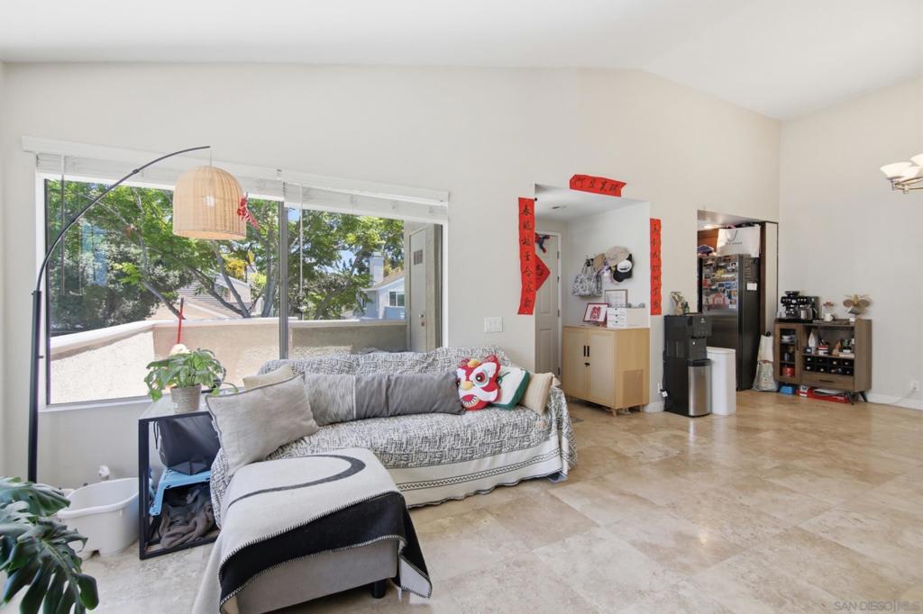 387 Deerfield Ave 77