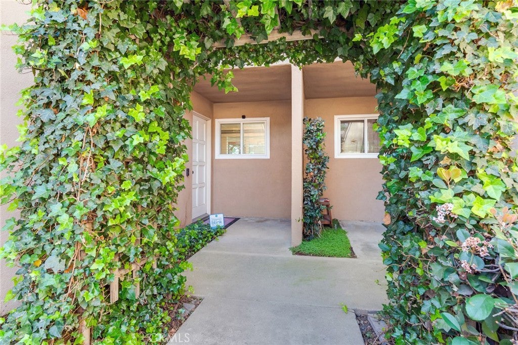 1182 Mountain Gate Rd, Upland CA 91786