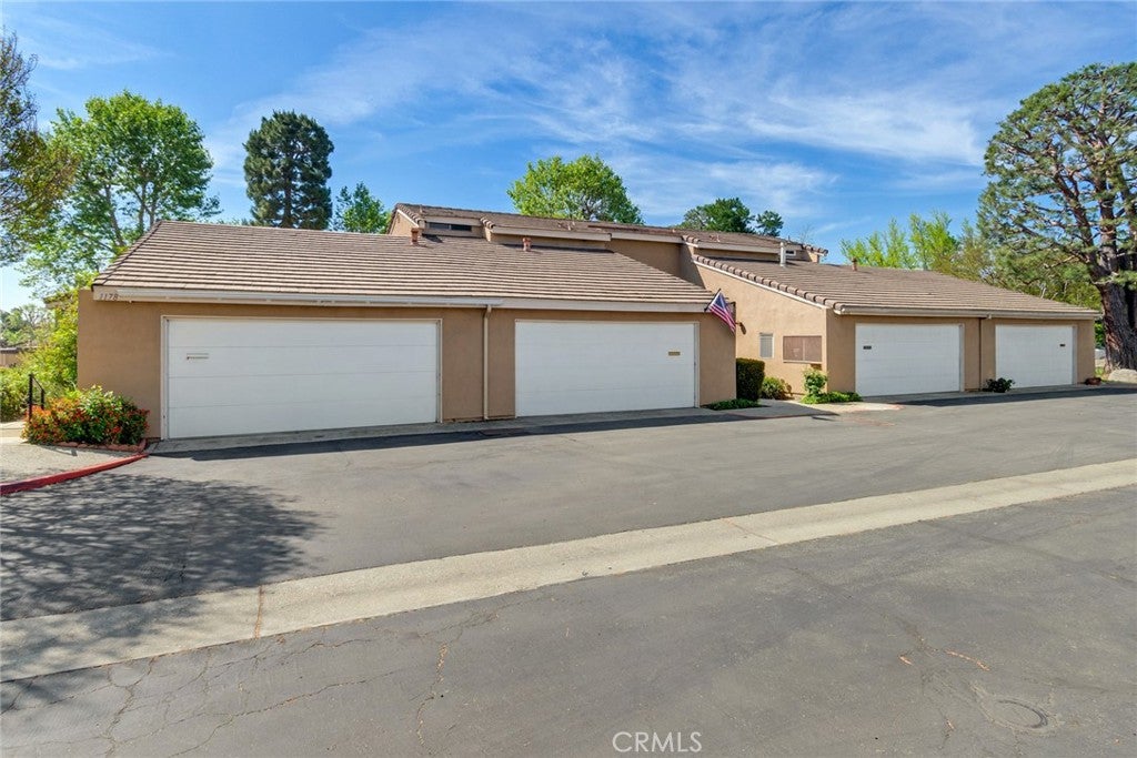 1182 Mountain Gate