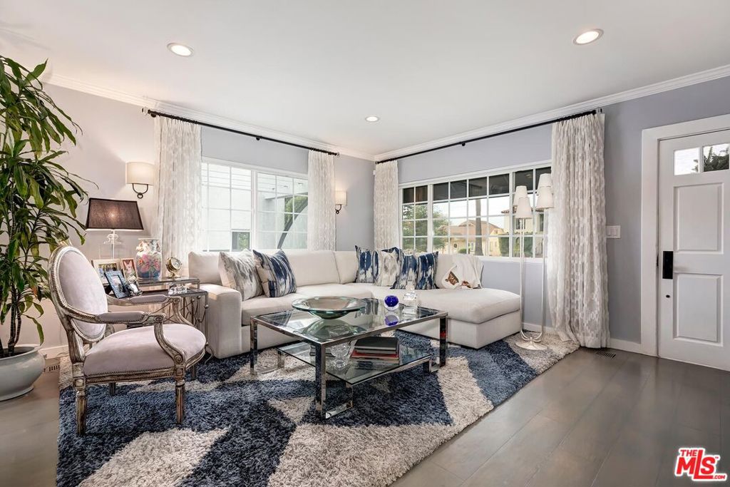 1280 S Redondo Boulevard