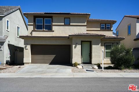 Photo of 18215 Astro Court, Santa Clarita, CA 91350 (MLS # 25618309)