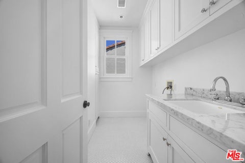Tiny photo for 769 ALMAR Avenue, Pacific Palisades, CA 90272 (MLS # 26858949)