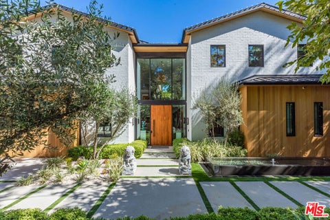 Photo of 3904 Valley Meadow Road, Encino, CA 91436 (MLS # 26101852)