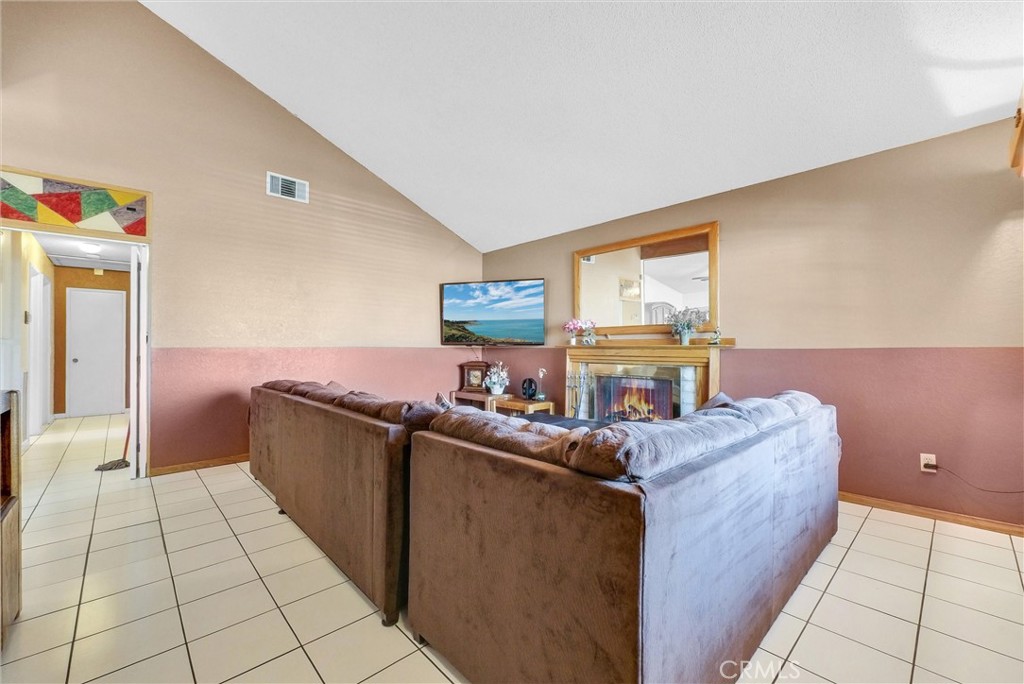 6765 Jadeite Avenue