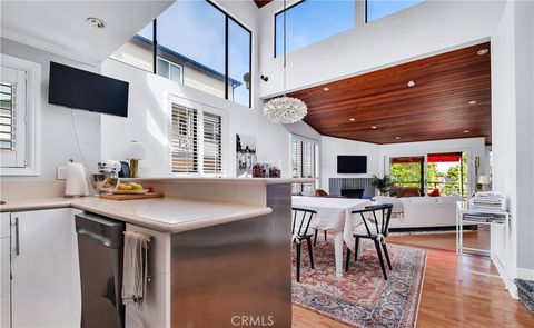 Tiny photo for 114 S Prospect Ave #6, Redondo Beach, CA 90277 (MLS # SB25227794)