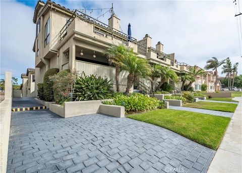 Tiny photo for 114 S Prospect Ave #6, Redondo Beach, CA 90277 (MLS # SB25227794)