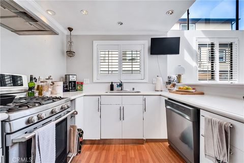 Tiny photo for 114 S Prospect Ave #6, Redondo Beach, CA 90277 (MLS # SB25227794)