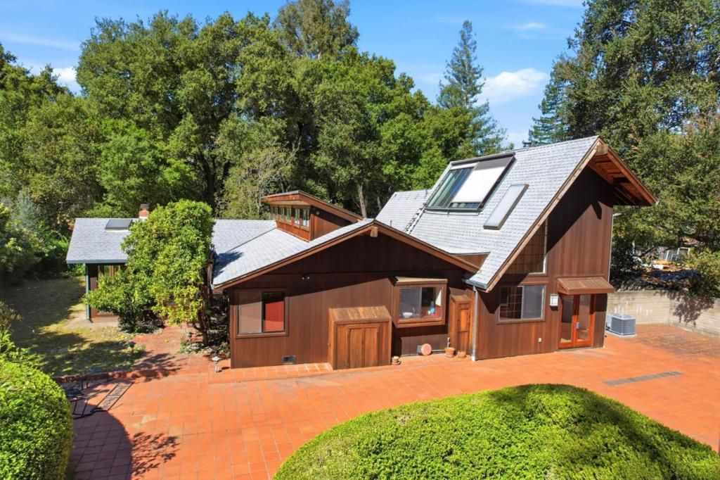 Photo of 12861 Foothill Lane, Saratoga, CA 95070 (MLS # ML82038897)