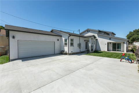Tiny photo for 420 N 12th ST, Santa Paula, CA 93060 (MLS # SR26131419)