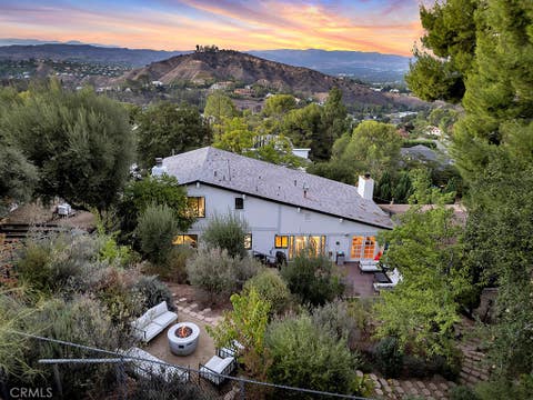 Photo of 23680 Summit DR, Calabasas, CA 91302 (MLS # SR26138095)