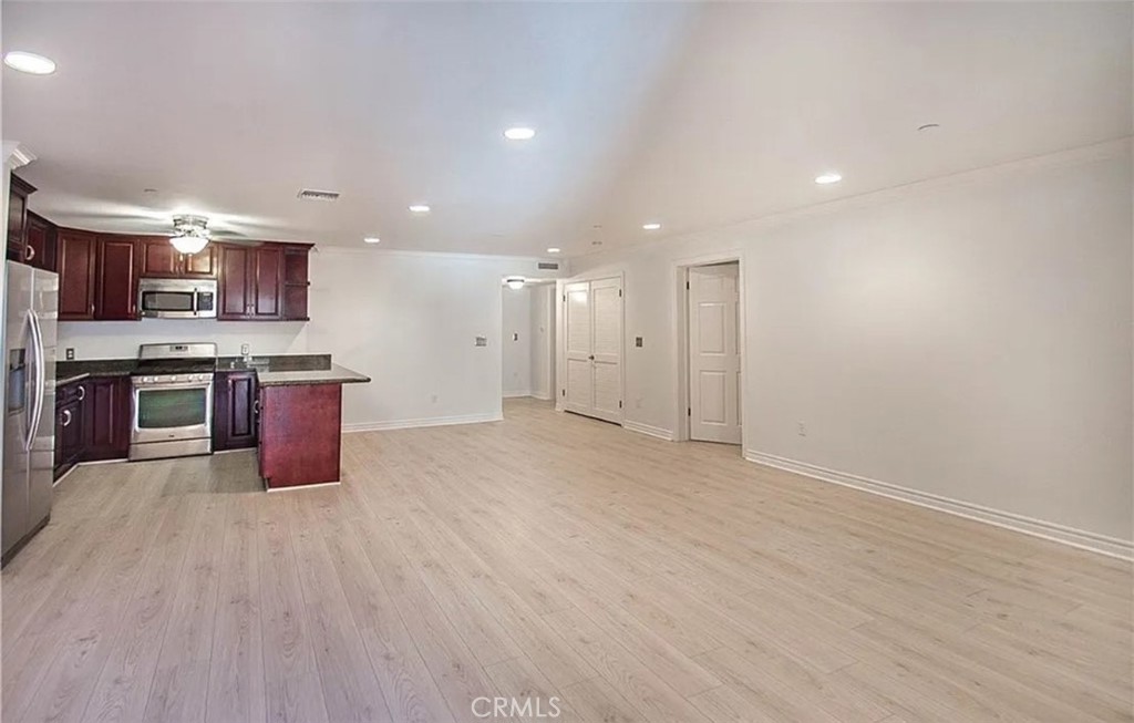 5264 Satsuma Avenue 9