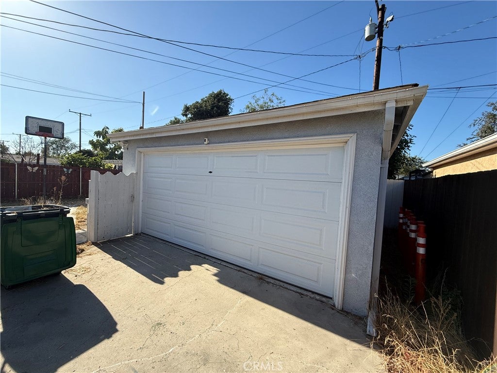 2607 W Olive Avenue