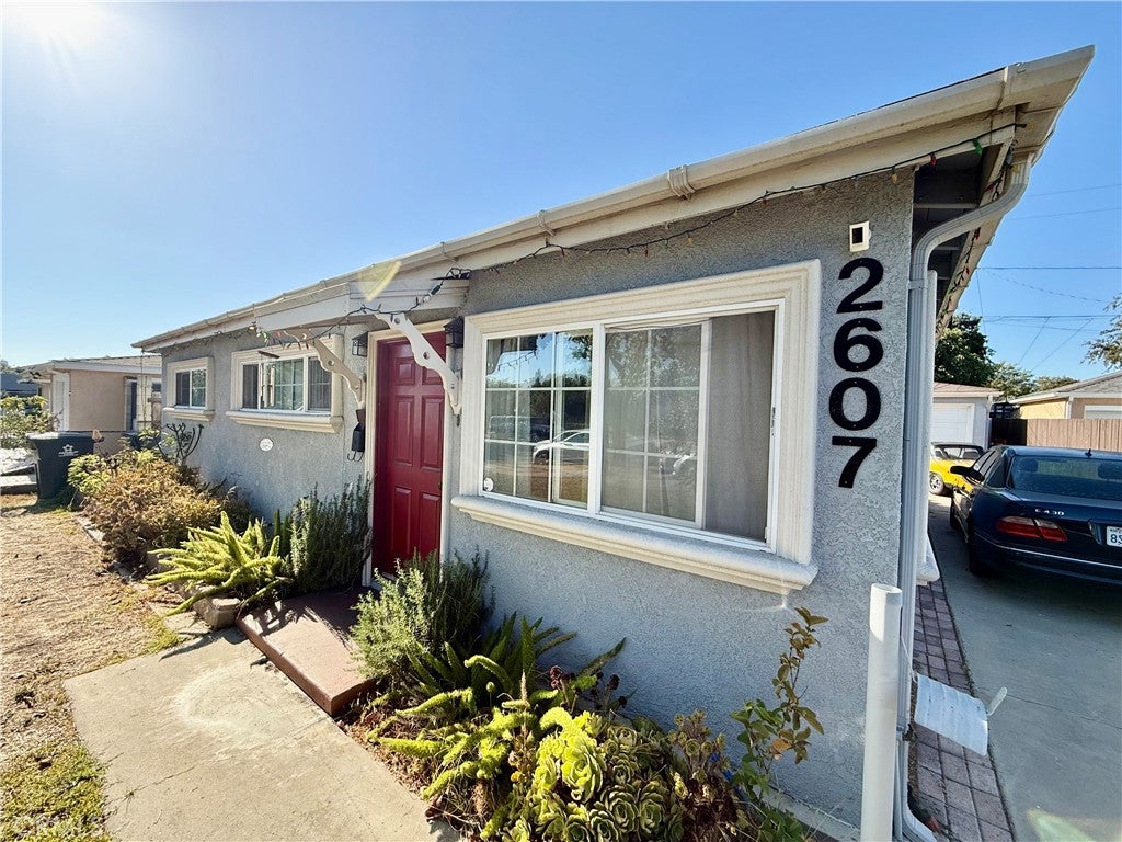 2607 W Olive Avenue