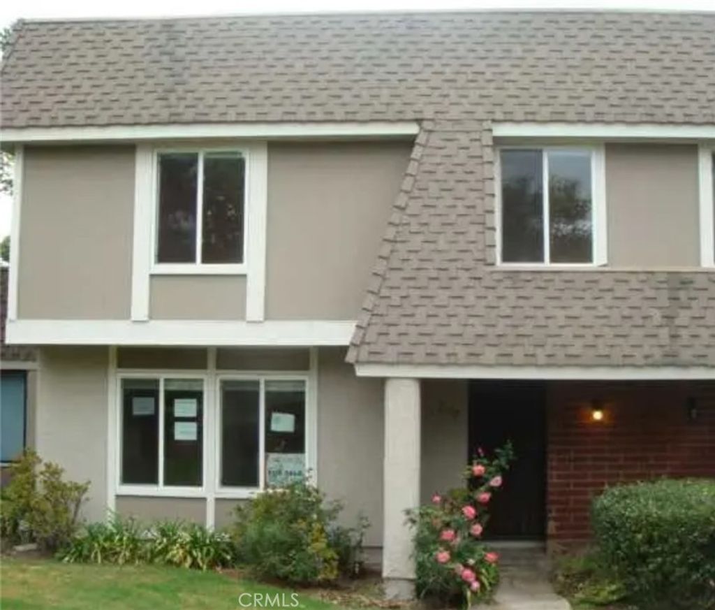 Photo of 2150 W Churchill Cir, Anaheim, CA 92804 (MLS # RS25273259)