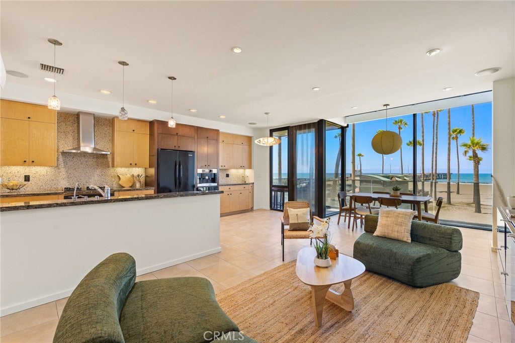 3009 Ocean Front Walk