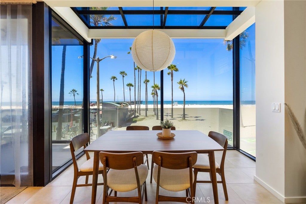 3009 Ocean Front Walk, Venice CA 90291