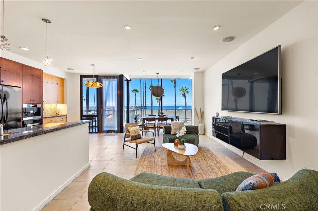 3009 Ocean Front Walk