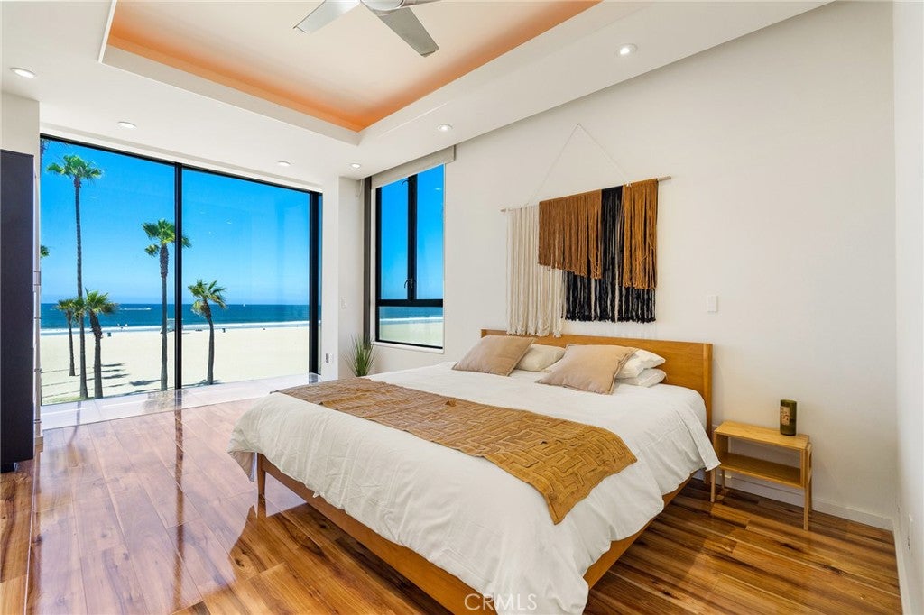 3009 Ocean Front Walk