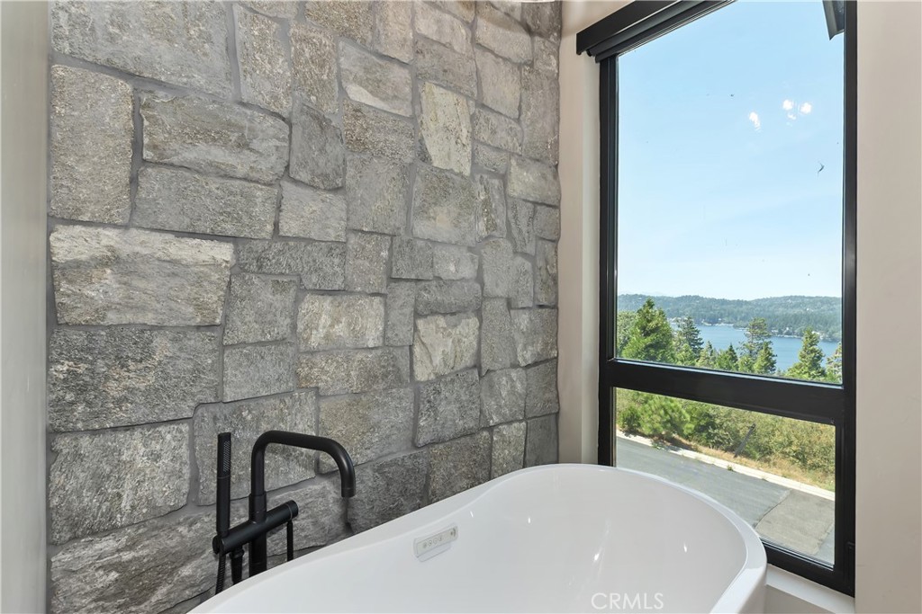 Arrowhead Woods (AWHW) - Residential