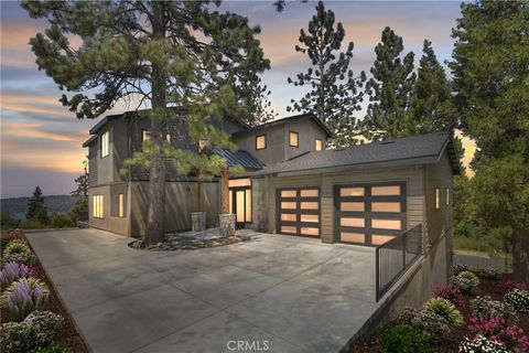 Photo of 176 Mill Pond Rd, Lake Arrowhead, CA 92352 (MLS # IG25249547)