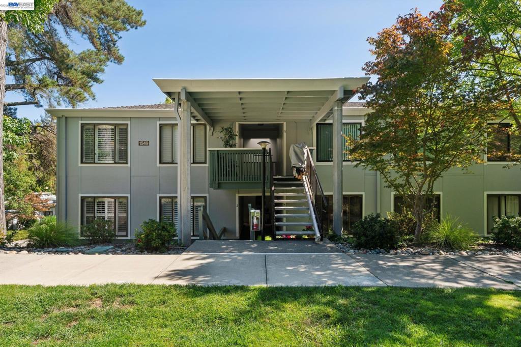 1549 Oakmont Dr 4