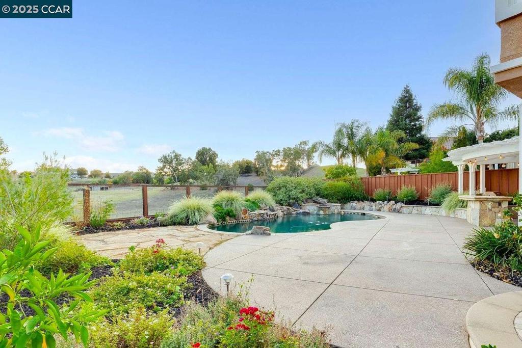 TASSAJARA RIDGE - Residential