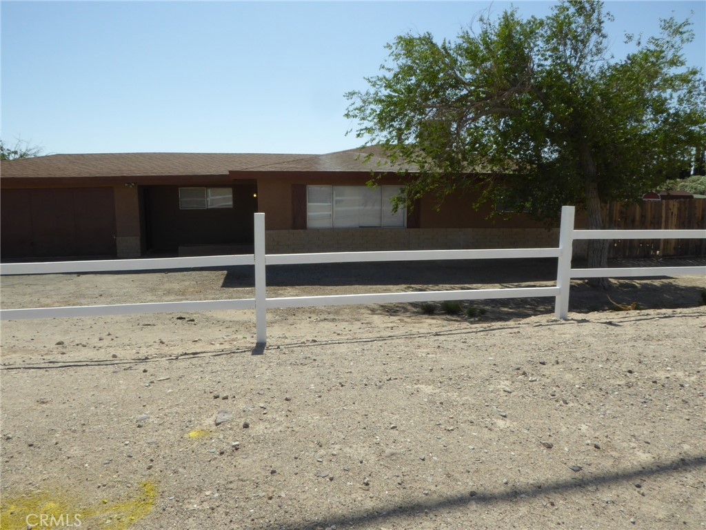 Come see this cute 2-bedroom 1 bath home with fresh paint and new flooring.