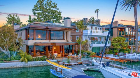 13 Bay Island Newport Beach CA 92661