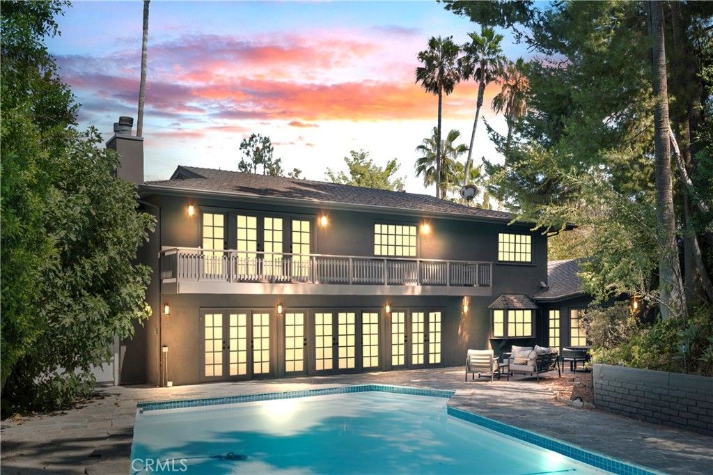 Photo of 20225 Allentown Drive, Woodland Hills, CA 91364 (MLS # SR25170589)