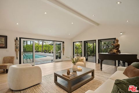 Photo of 4807 Brewster Drive, Tarzana, CA 91356 (MLS # 25619177)