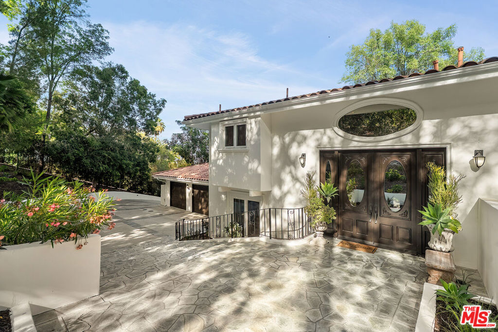 4807 Brewster Drive