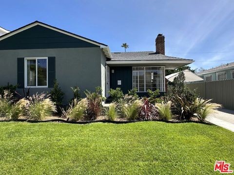 Photo of 1206 Greenacre Avenue, West Hollywood, CA 90046 (MLS # 26648995)