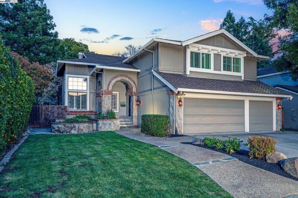 105 Creighton Way