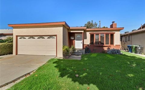 Photo of 12111 Hammack Street, Culver City, CA 90230 (MLS # CV26000083)