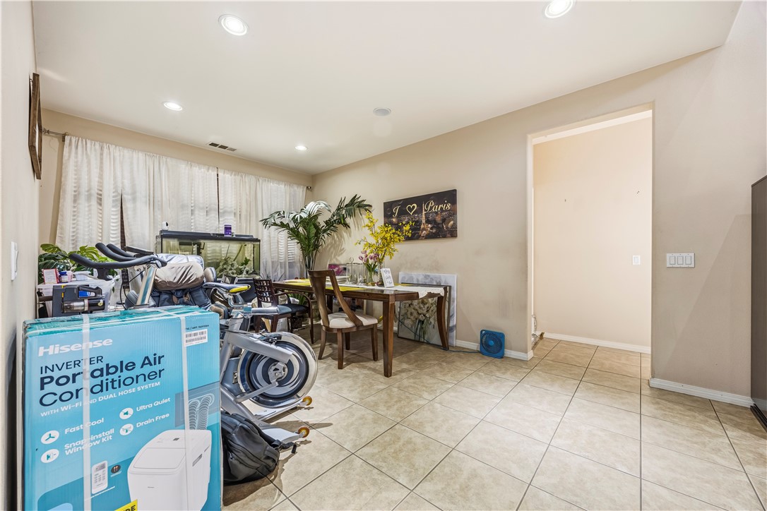 3317 Banyon Circle