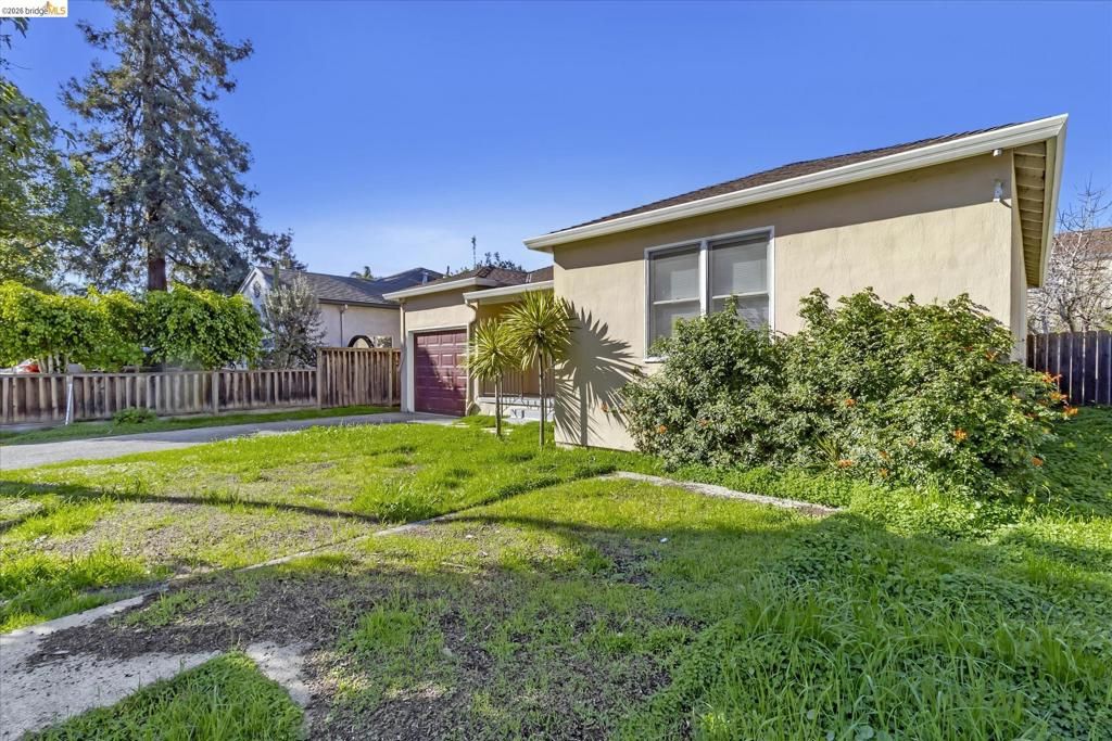 Photo of 827 chestnut st St, Redwood City, CA 94063 (MLS # 41128893)