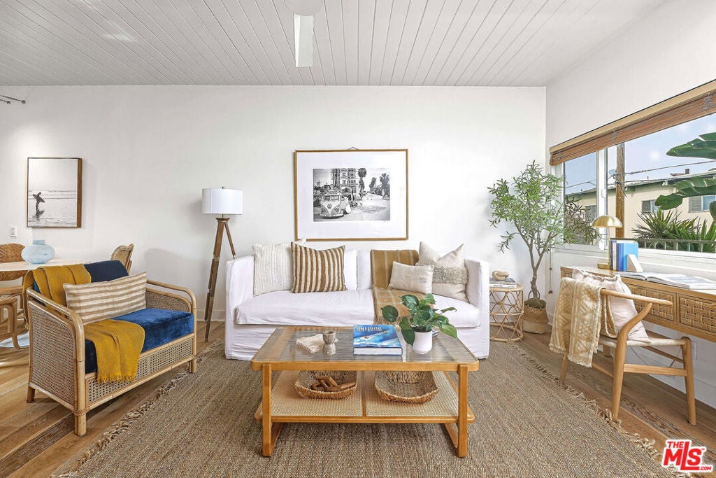 2329 Kansas Avenue 6, Santa Monica CA 90404