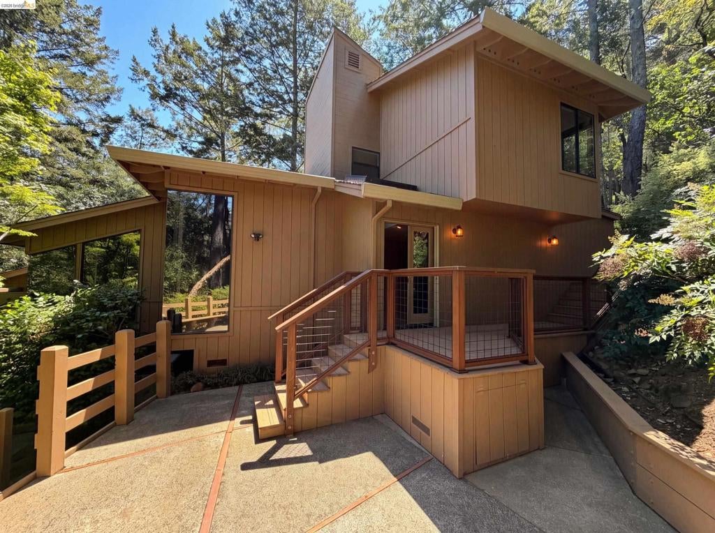 815 Wild Oak Dr
