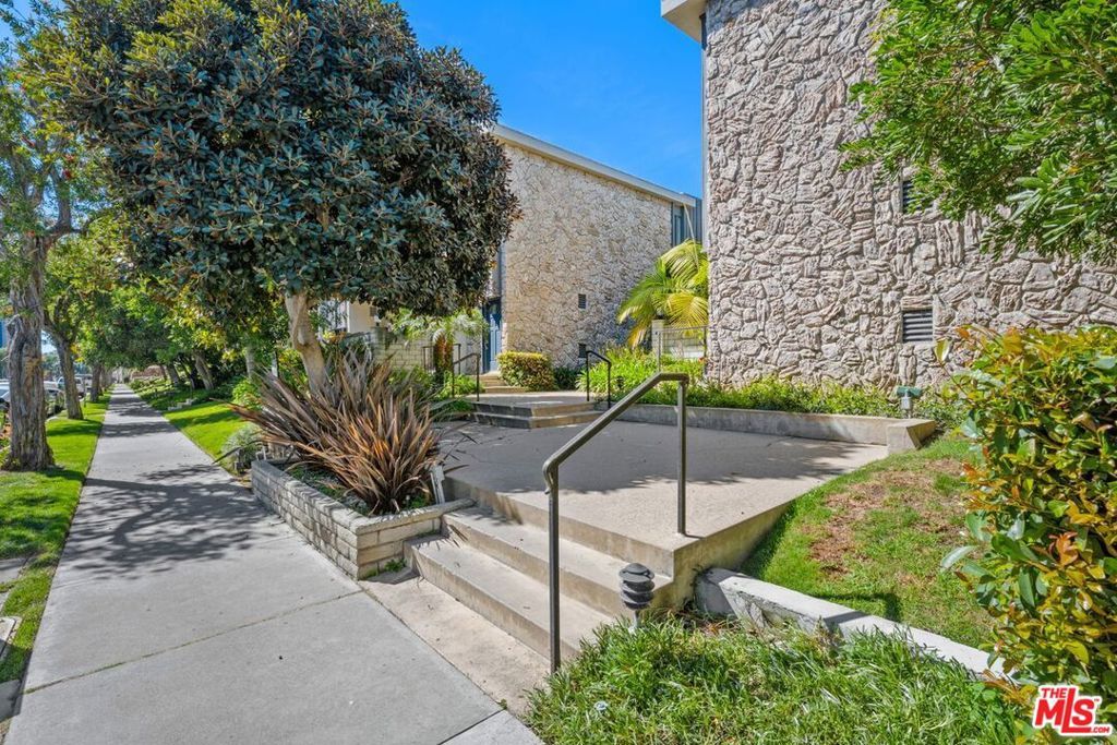 Photo of 13231 Fiji Way #F, Marina Del Rey, CA 90292 (MLS # 26662485)