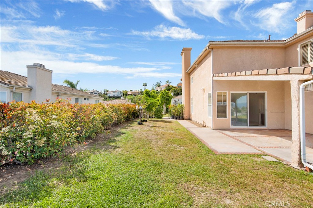 5936 Vista De La Luz