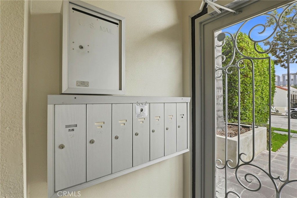 1023 Wilcox Avenue 102