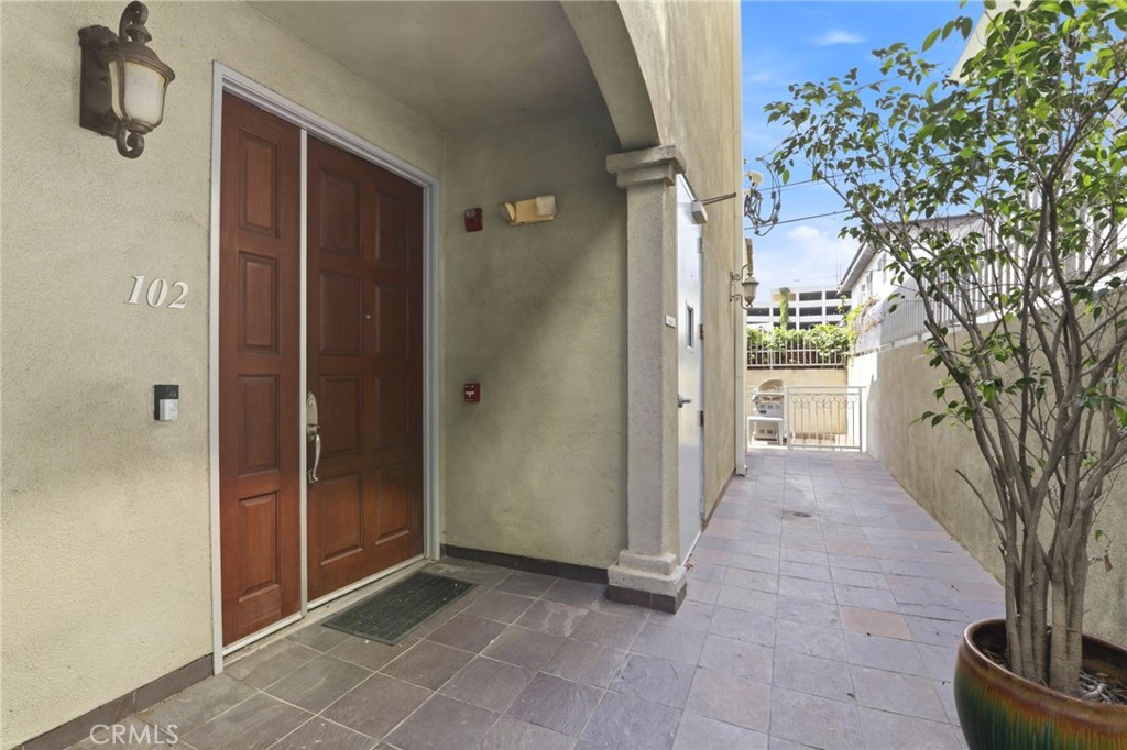 1023 Wilcox Avenue 102