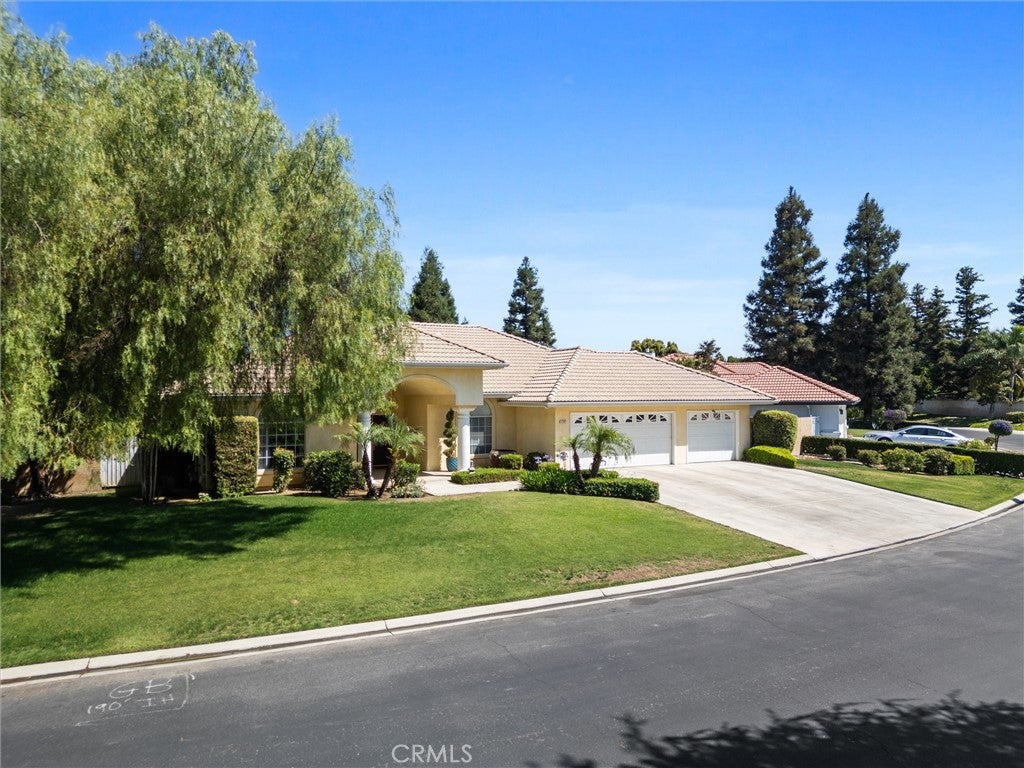 4205 Palisades Circle
