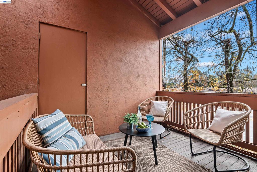 810 810 Oak Grove Rd 104